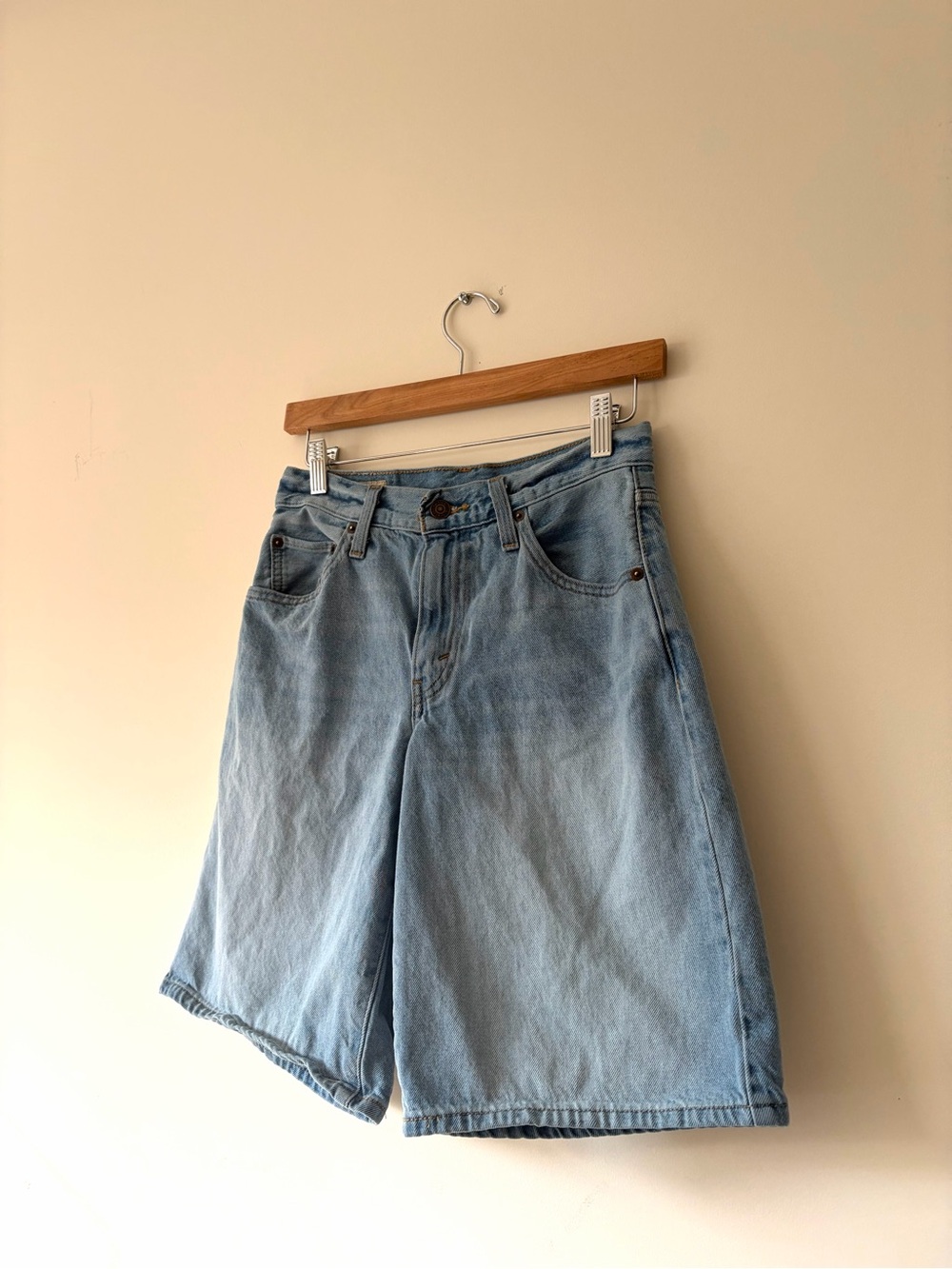 Levi’s Baggy Dad Shorts - Picture 8 of 13